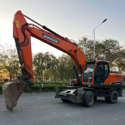 Doosan DX210W Tweedehands graafmachine met gebruikte wielen