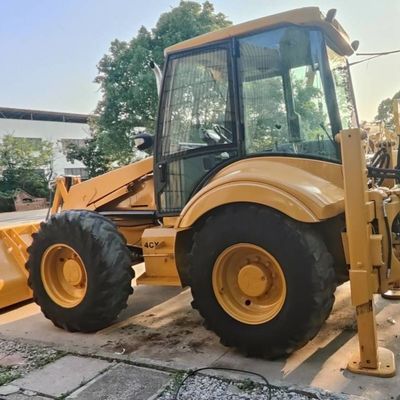 74.6kW JCB 4CX Gebruikte laadmachine Geel 4378kg Lift tweedehands baggerloader Wiel in beweging