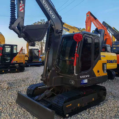 5790kg Gebruikte Volvo Graafmachine VOLVO EC60 Aardverwerkingsmachine 0,3 kubieke meter Emmer