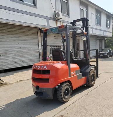 Compact voertuig met verbrandingsmotor Toyota 30 Gebruikelijke vorkheftruck met een capaciteit van 3 ton CE-certificering